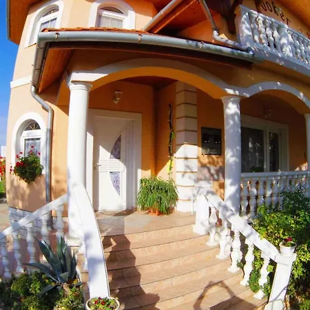 In - Balaton 18903 Διαμέρισμα Hévíz